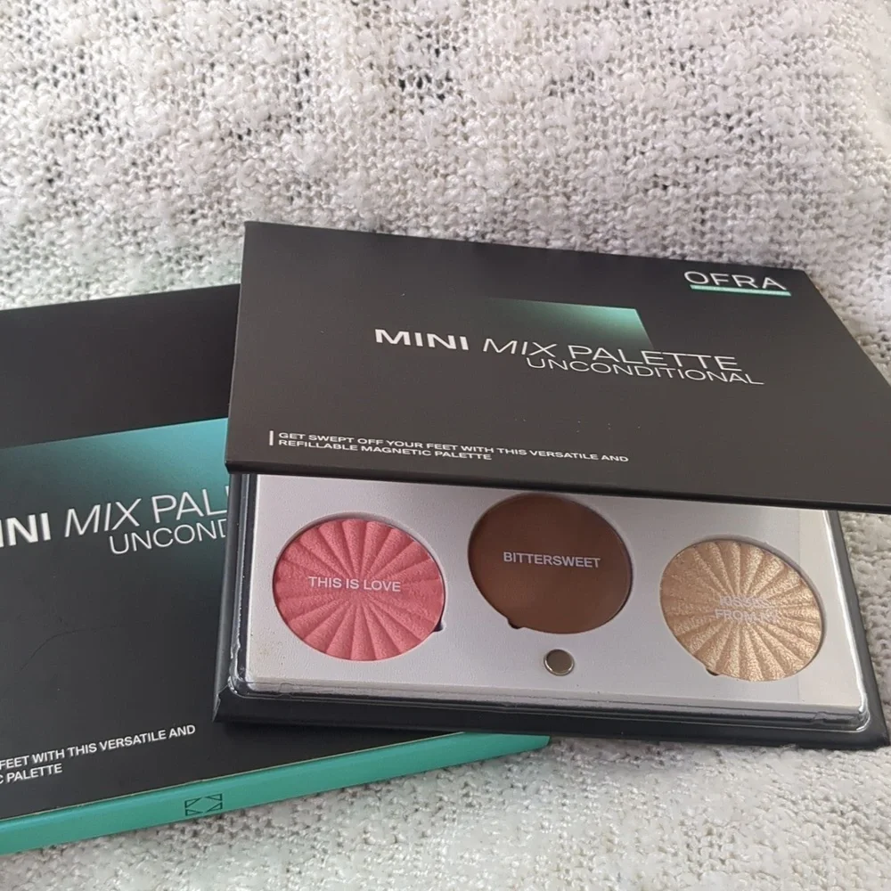 OFRA (X HOT MESS MOMMA) Mini Mix Face Palette in Unconditional, 21g/0.74oz